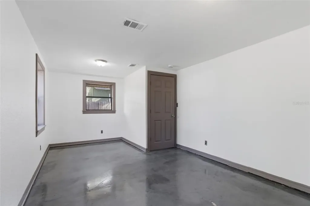 2828 N Elmore Avenue Tampa FL 33602