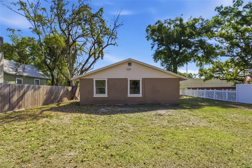 2828 N Elmore Avenue Tampa FL 33602