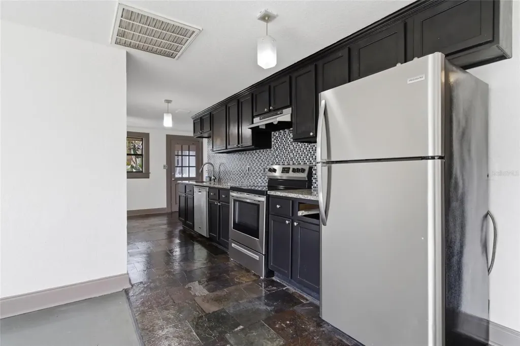 2828 N Elmore Avenue Tampa FL 33602