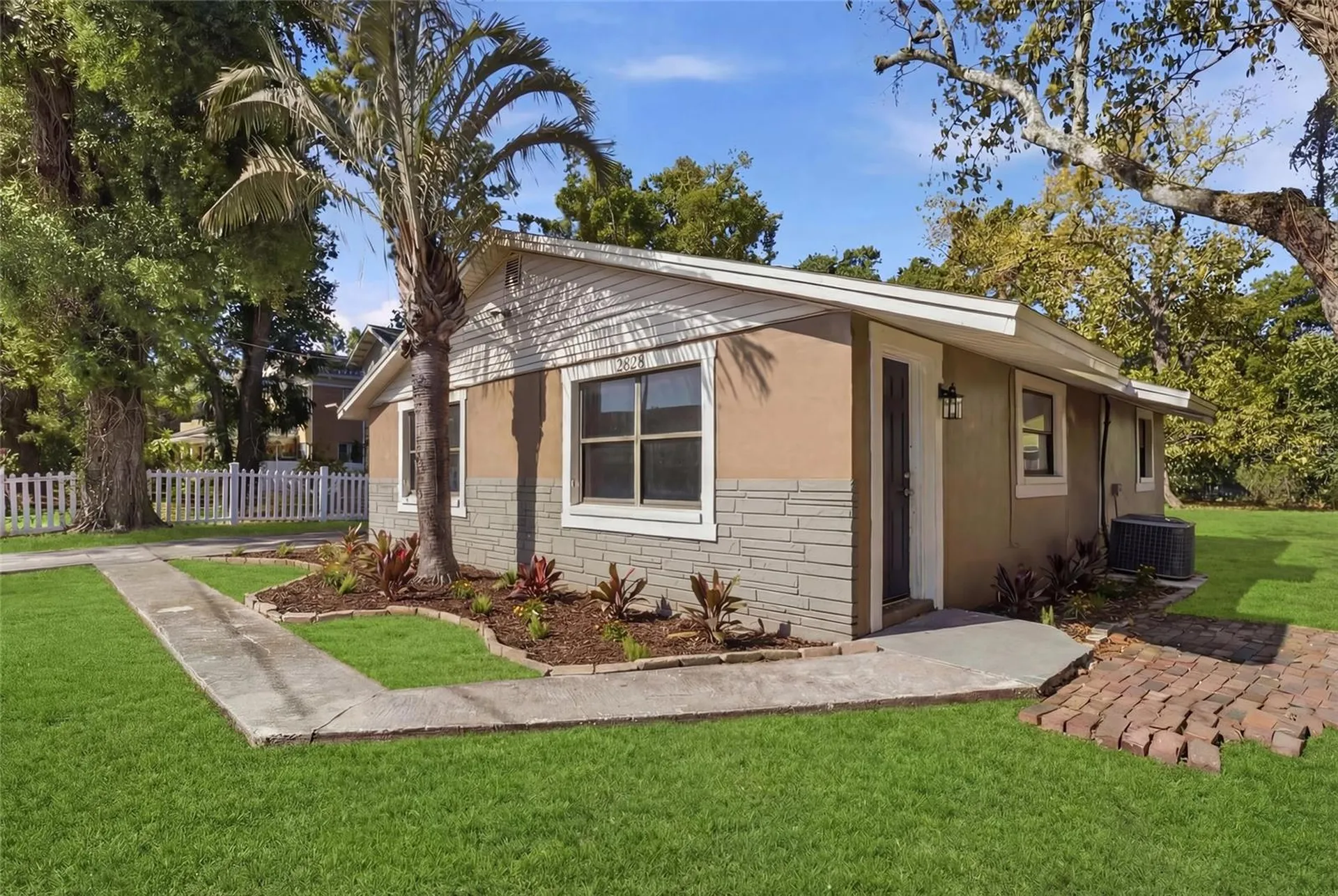 2828 N Elmore Avenue Tampa FL 33602
