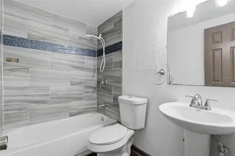 2828 N Elmore Avenue Tampa FL 33602