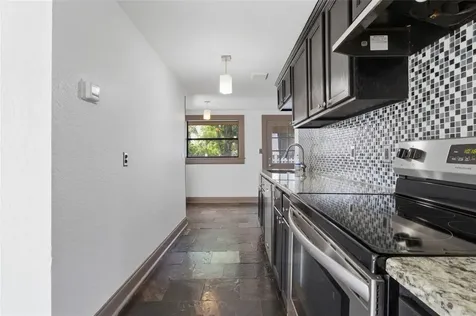2828 N Elmore Avenue Tampa FL 33602