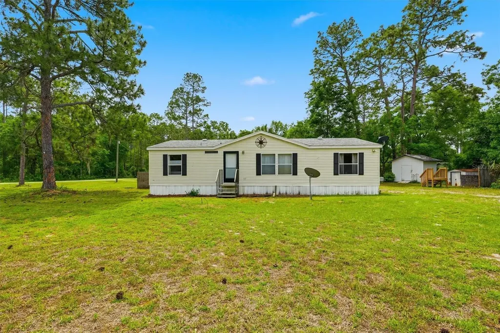 11720 NE 19th Street Silver Springs FL 34488