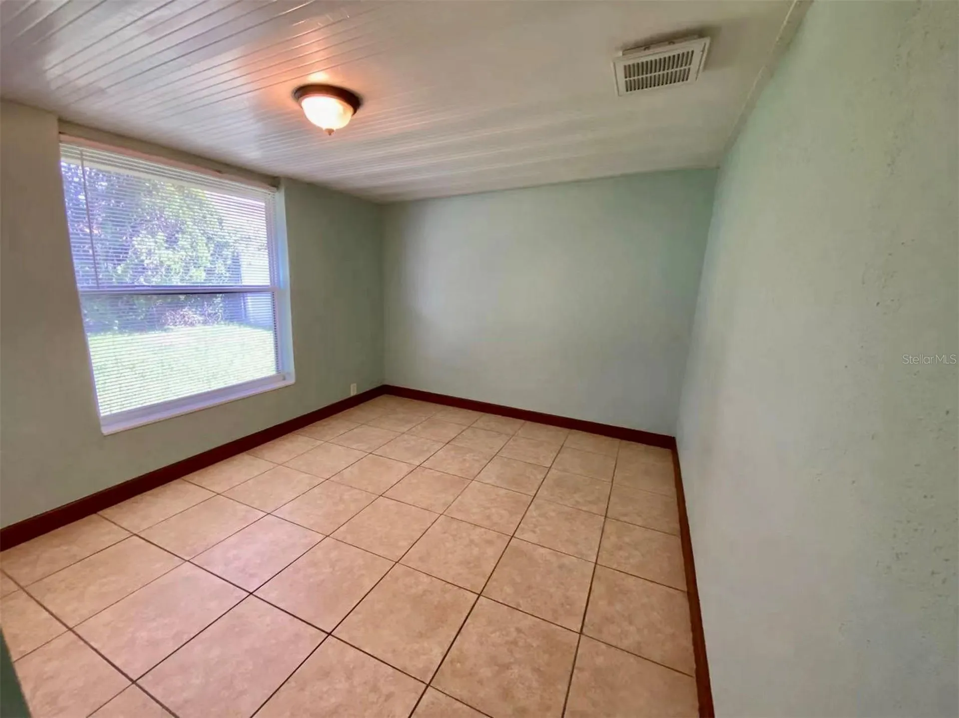 135 Coralwood Circle Kissimmee FL 34743