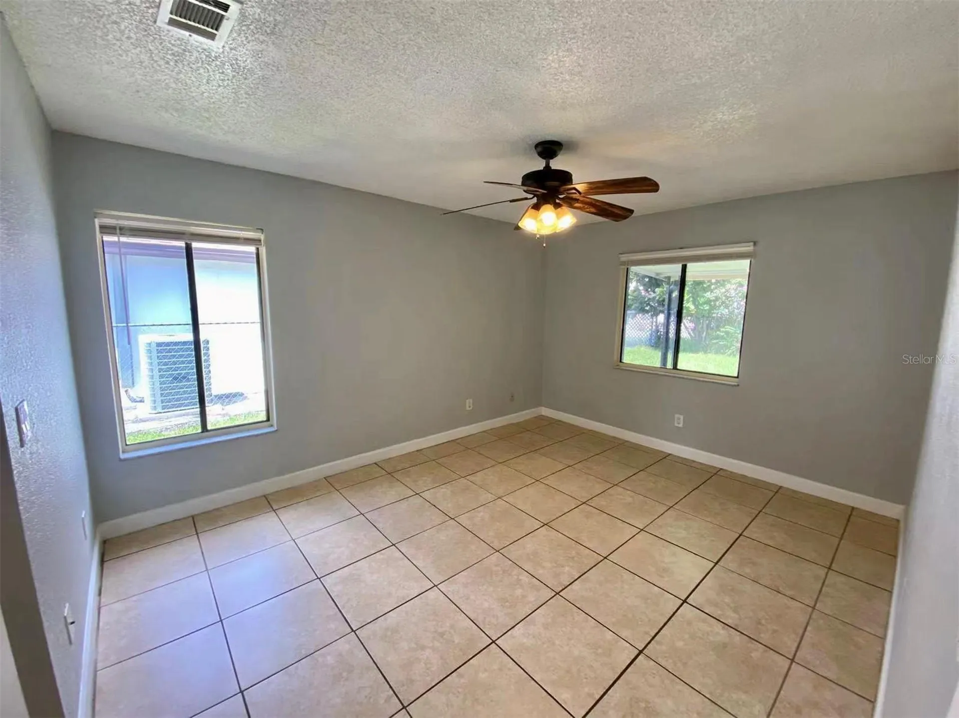 135 Coralwood Circle Kissimmee FL 34743