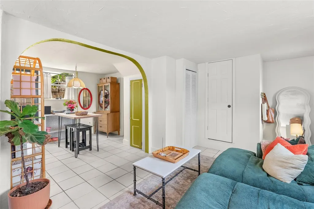2244 8th Avenue N St Petersburg FL 33713