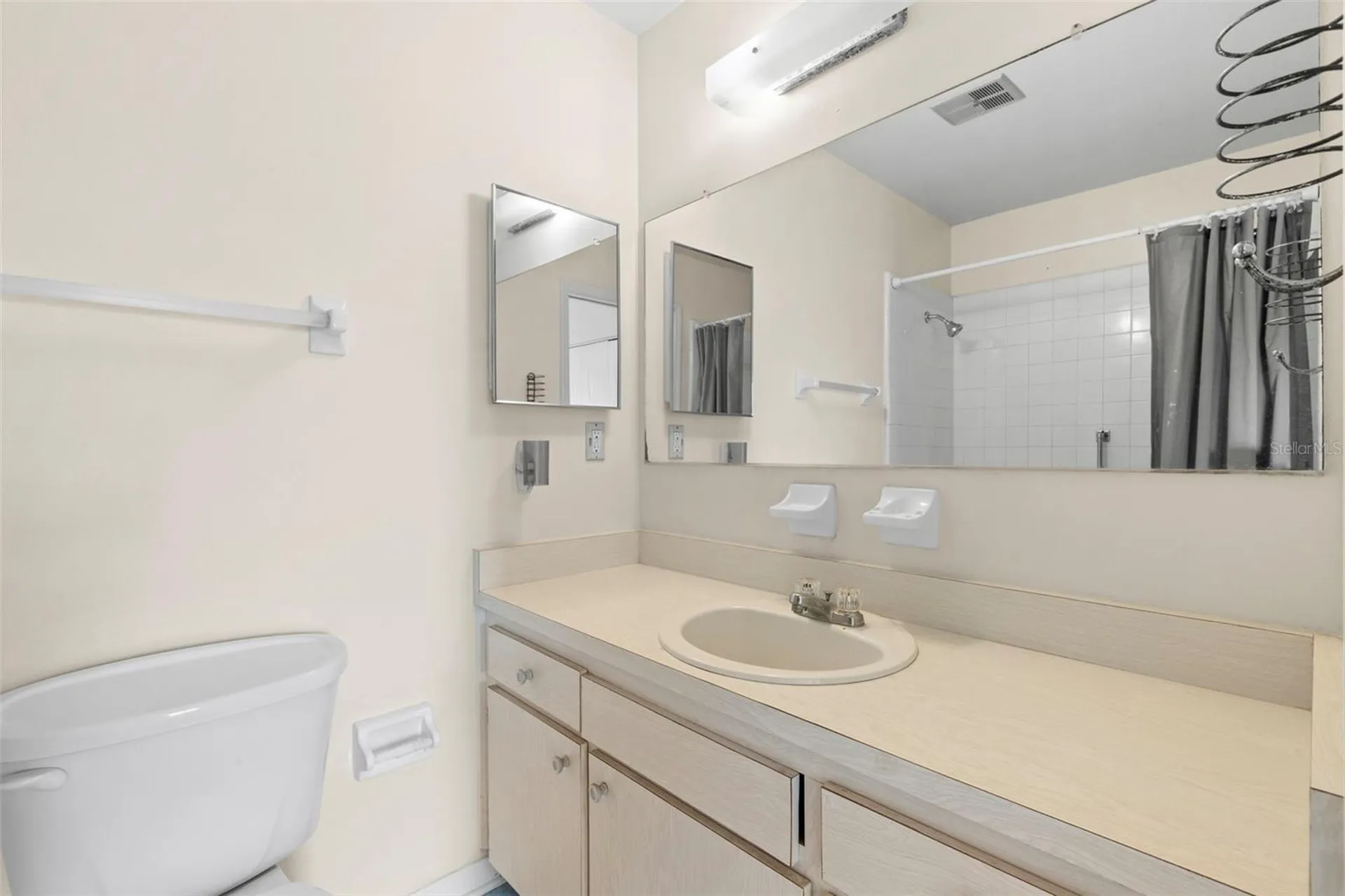 401 De Grasse Place Sun City Center FL 33573