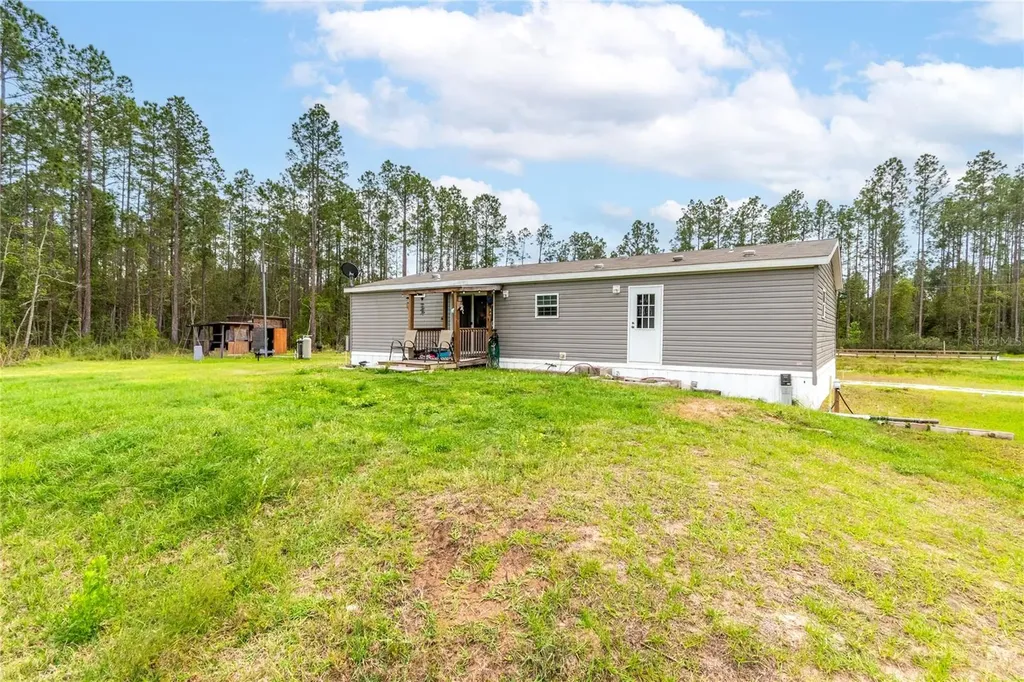 12655 NE 215th Street Fort Mc Coy FL 32134