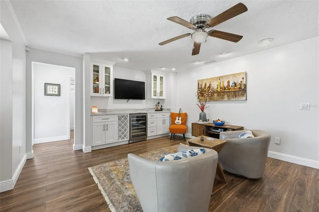 1997 Hawaii Avenue NE St Petersburg FL 33703