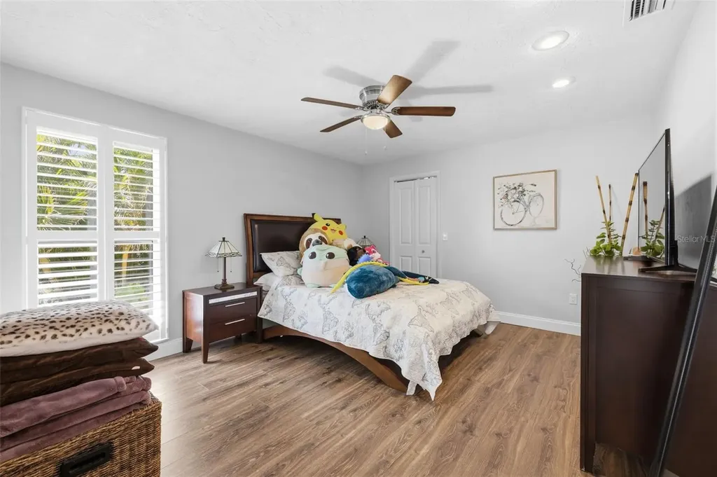 1997 Hawaii Avenue NE St Petersburg FL 33703