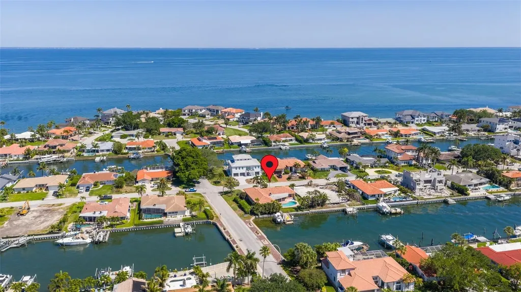 1997 Hawaii Avenue NE St Petersburg FL 33703