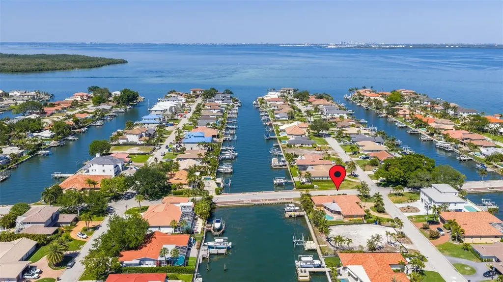 1997 Hawaii Avenue NE St Petersburg FL 33703