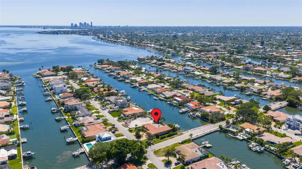 1997 Hawaii Avenue NE St Petersburg FL 33703
