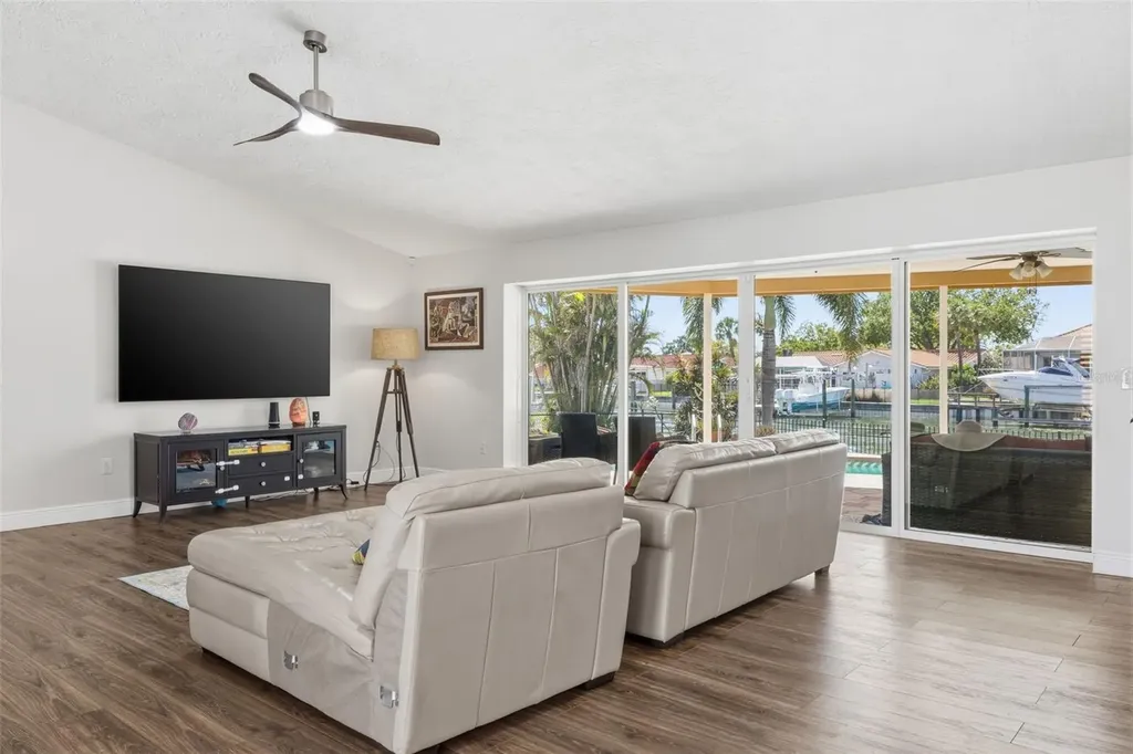 1997 Hawaii Avenue NE St Petersburg FL 33703