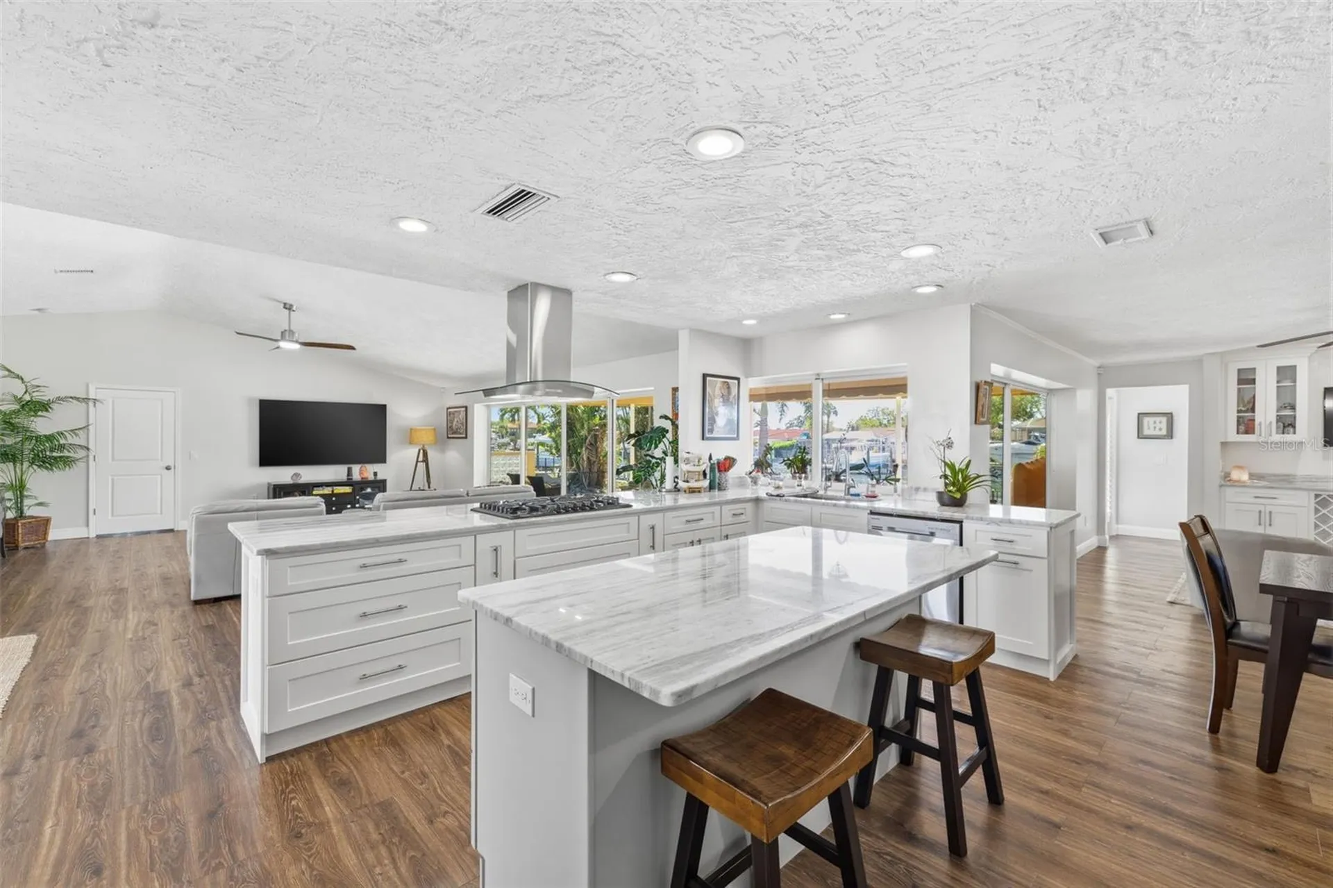 1997 Hawaii Avenue NE St Petersburg FL 33703