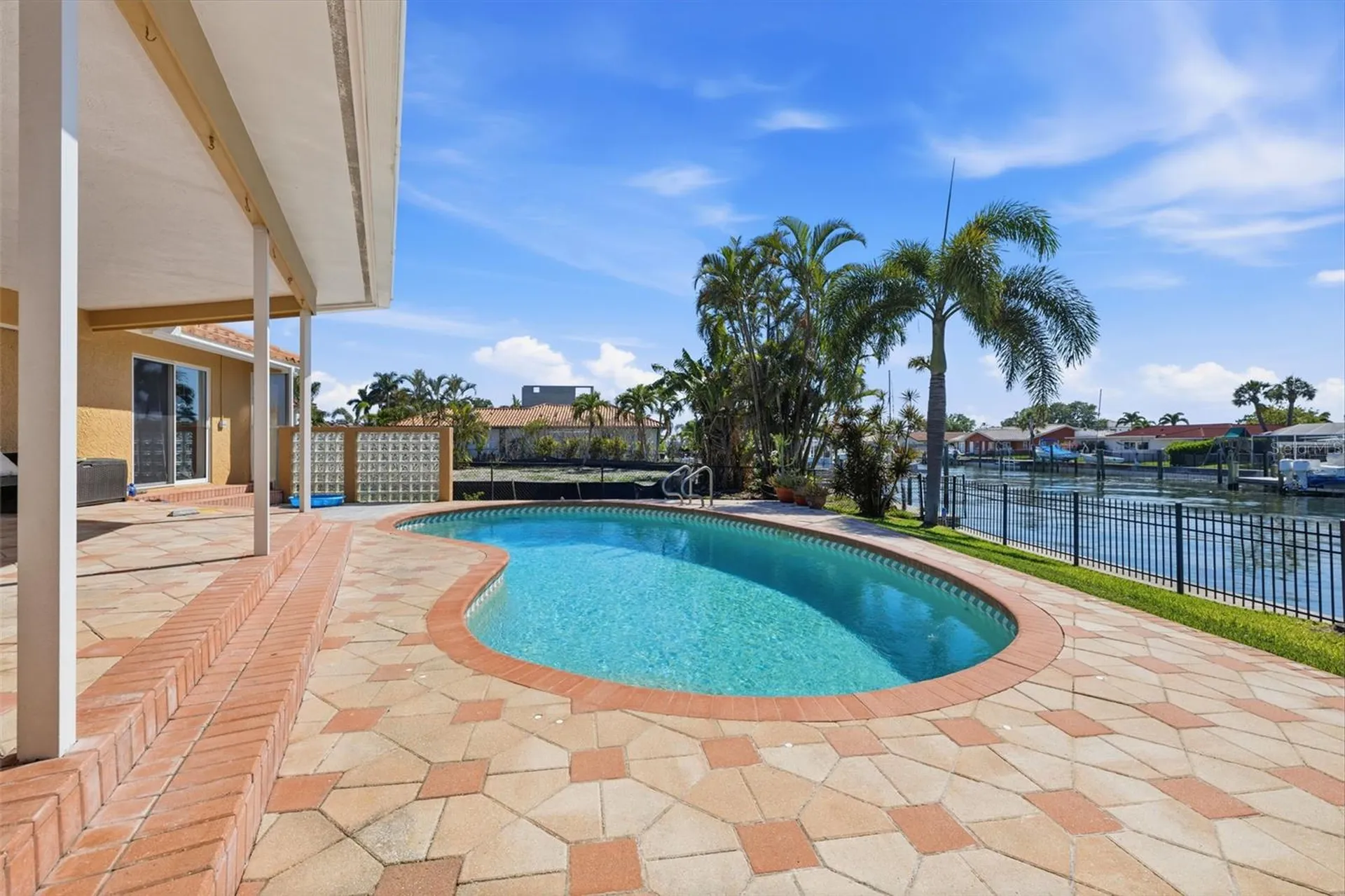 1997 Hawaii Avenue NE St Petersburg FL 33703