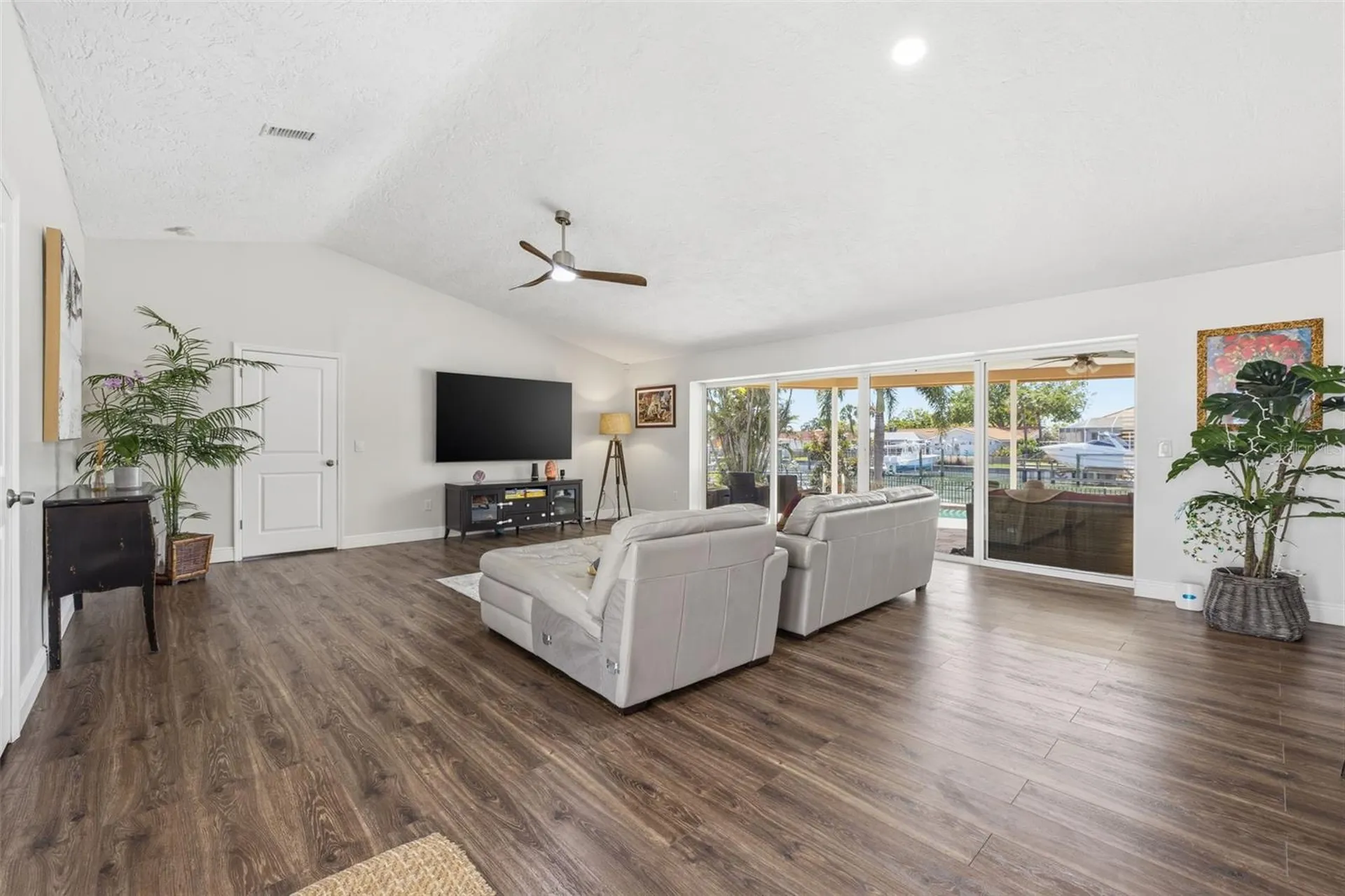 1997 Hawaii Avenue NE St Petersburg FL 33703