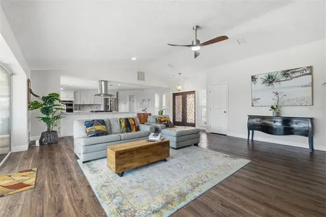 1997 Hawaii Avenue NE St Petersburg FL 33703