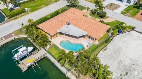 1997 Hawaii Avenue NE St Petersburg FL 33703