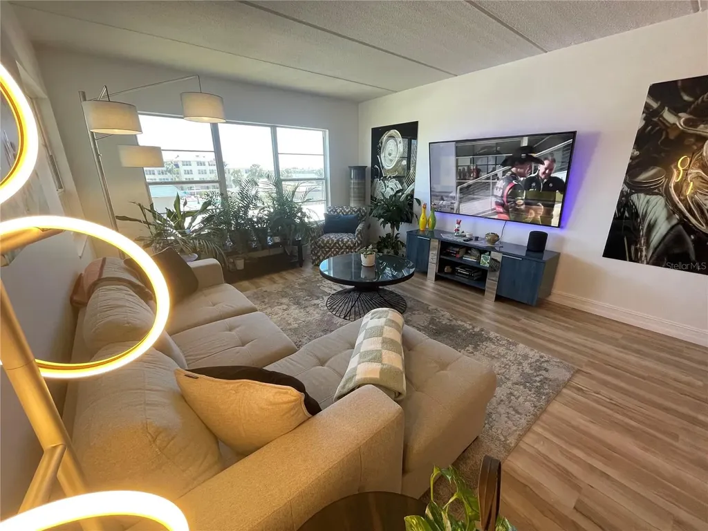 3806 Gulf Of Mexico Drive Longboat Key FL 34228