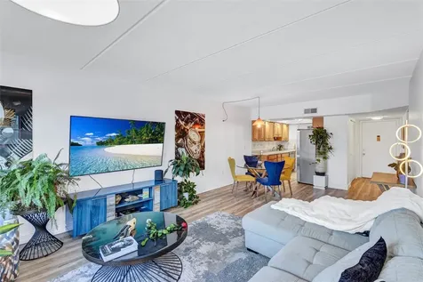 3806 Gulf Of Mexico Drive Longboat Key FL 34228