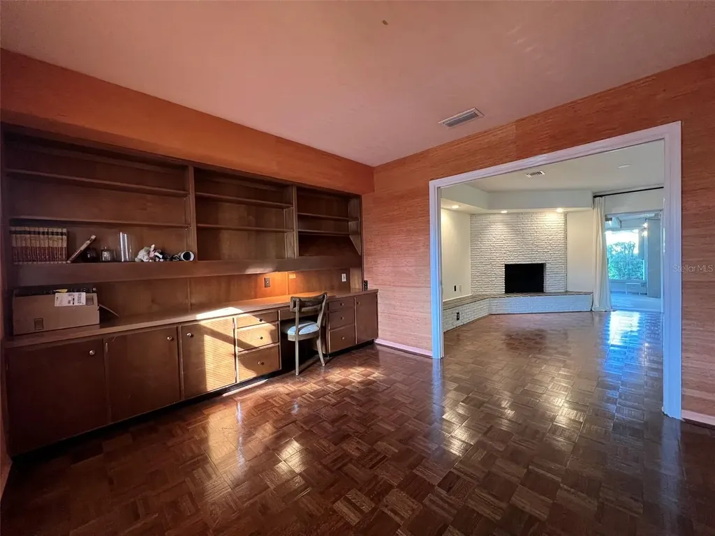 520 S Riverhills Drive Temple Terrace FL 33617