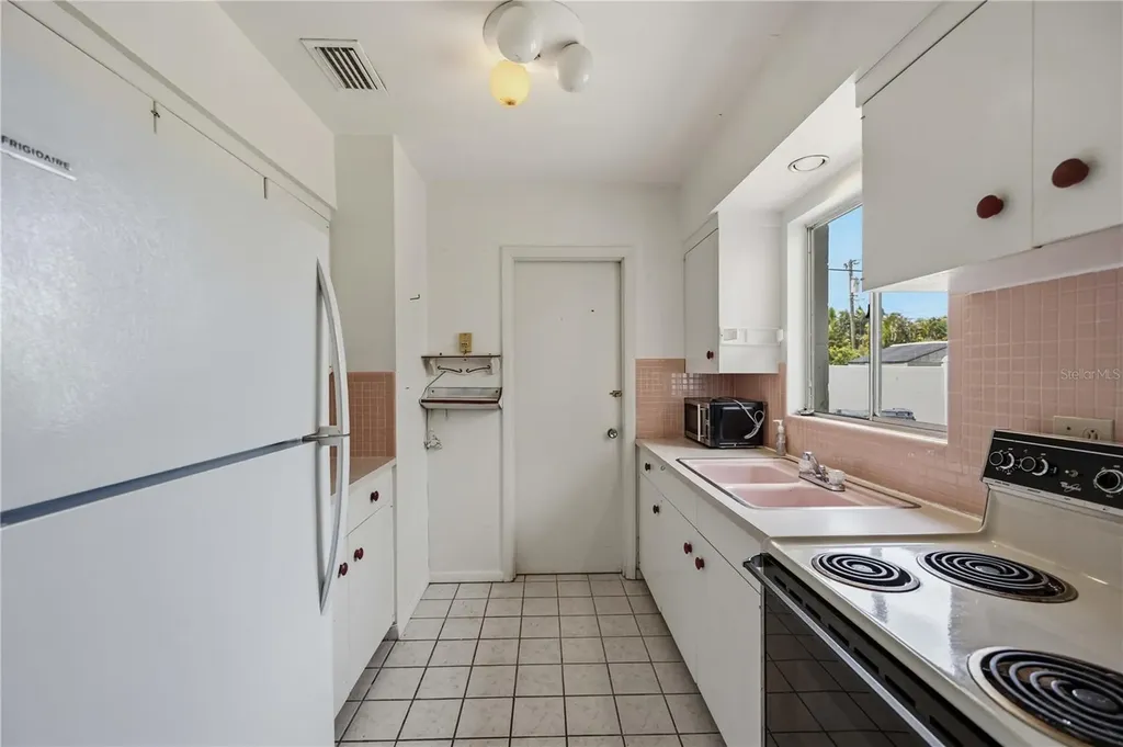 309 Base Avenue E Venice FL 34285