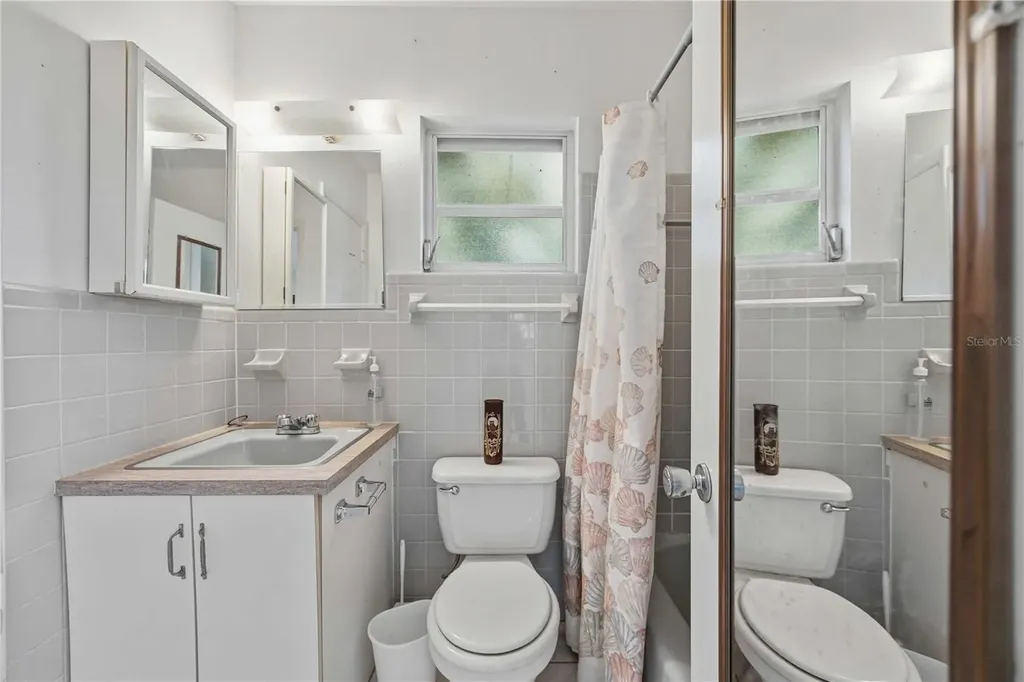 309 Base Avenue E Venice FL 34285