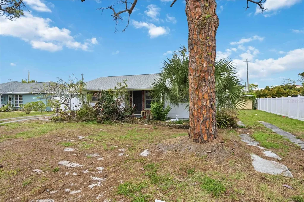 309 Base Avenue E Venice FL 34285