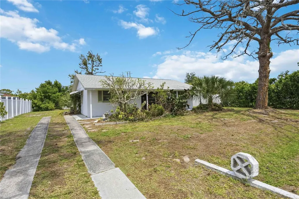 309 Base Avenue E Venice FL 34285