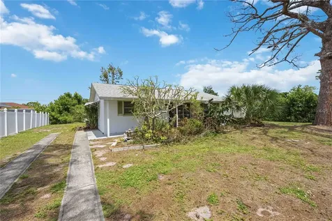 309 Base Avenue E Venice FL 34285