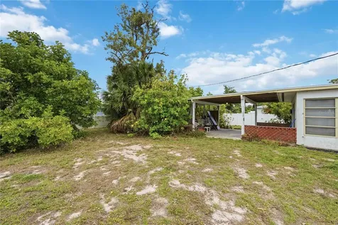 309 Base Avenue E Venice FL 34285