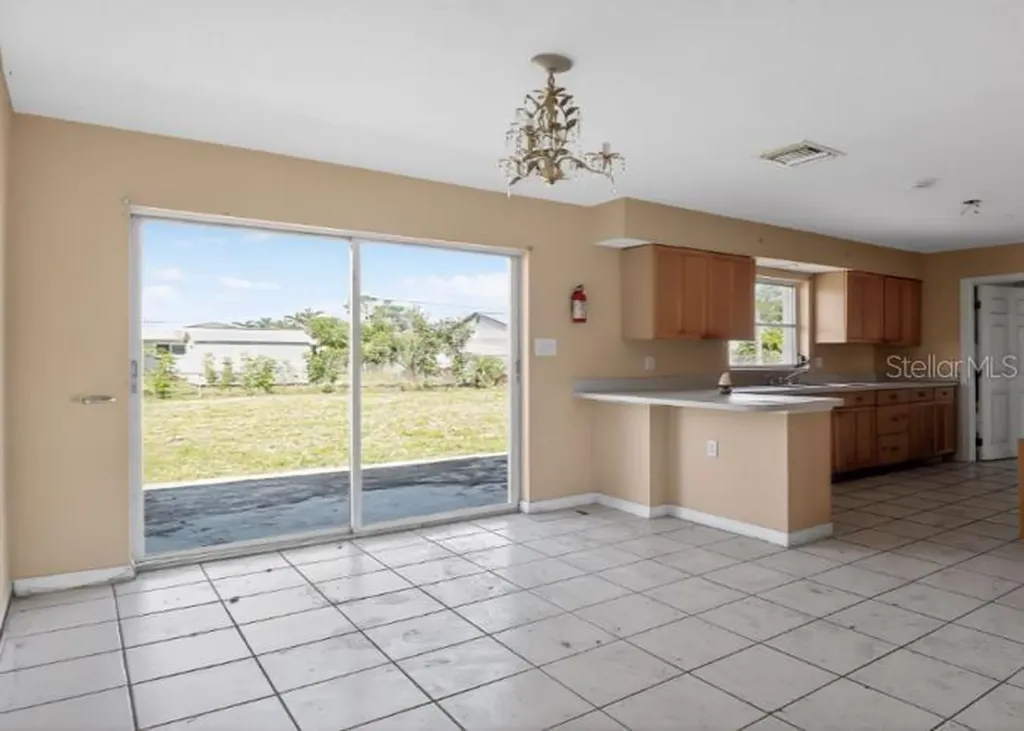 462 Ridgewood Street NW Port Charlotte FL 33952