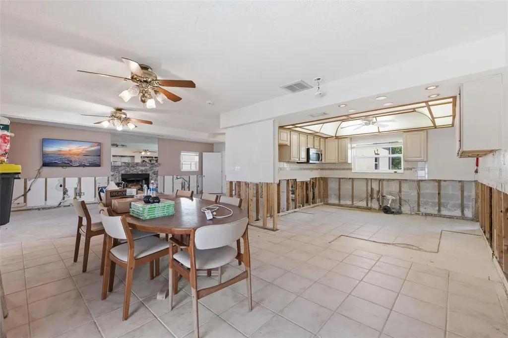 3876 Shore Acres Boulevard NE St Petersburg FL 33703