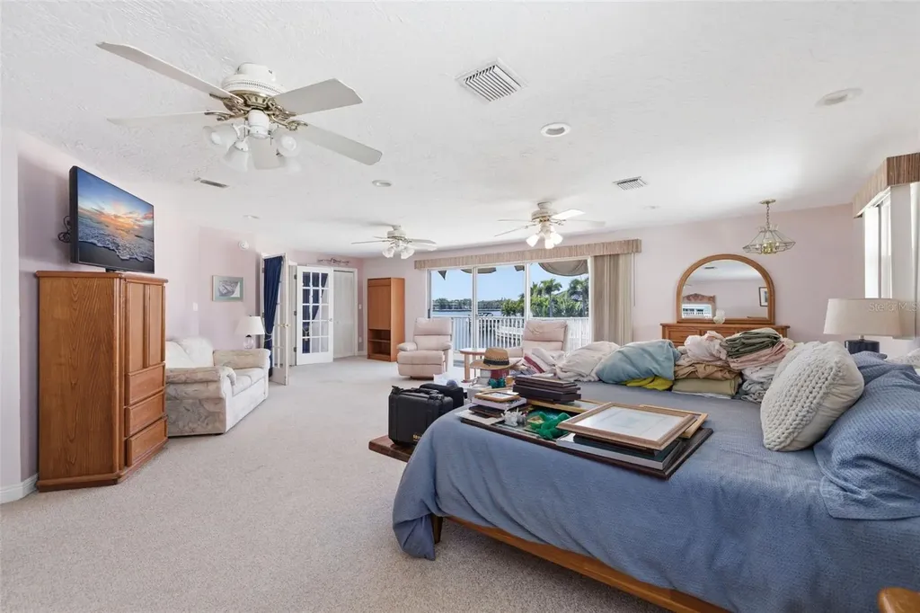 3876 Shore Acres Boulevard NE St Petersburg FL 33703