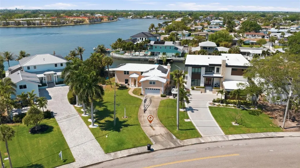 3876 Shore Acres Boulevard NE St Petersburg FL 33703