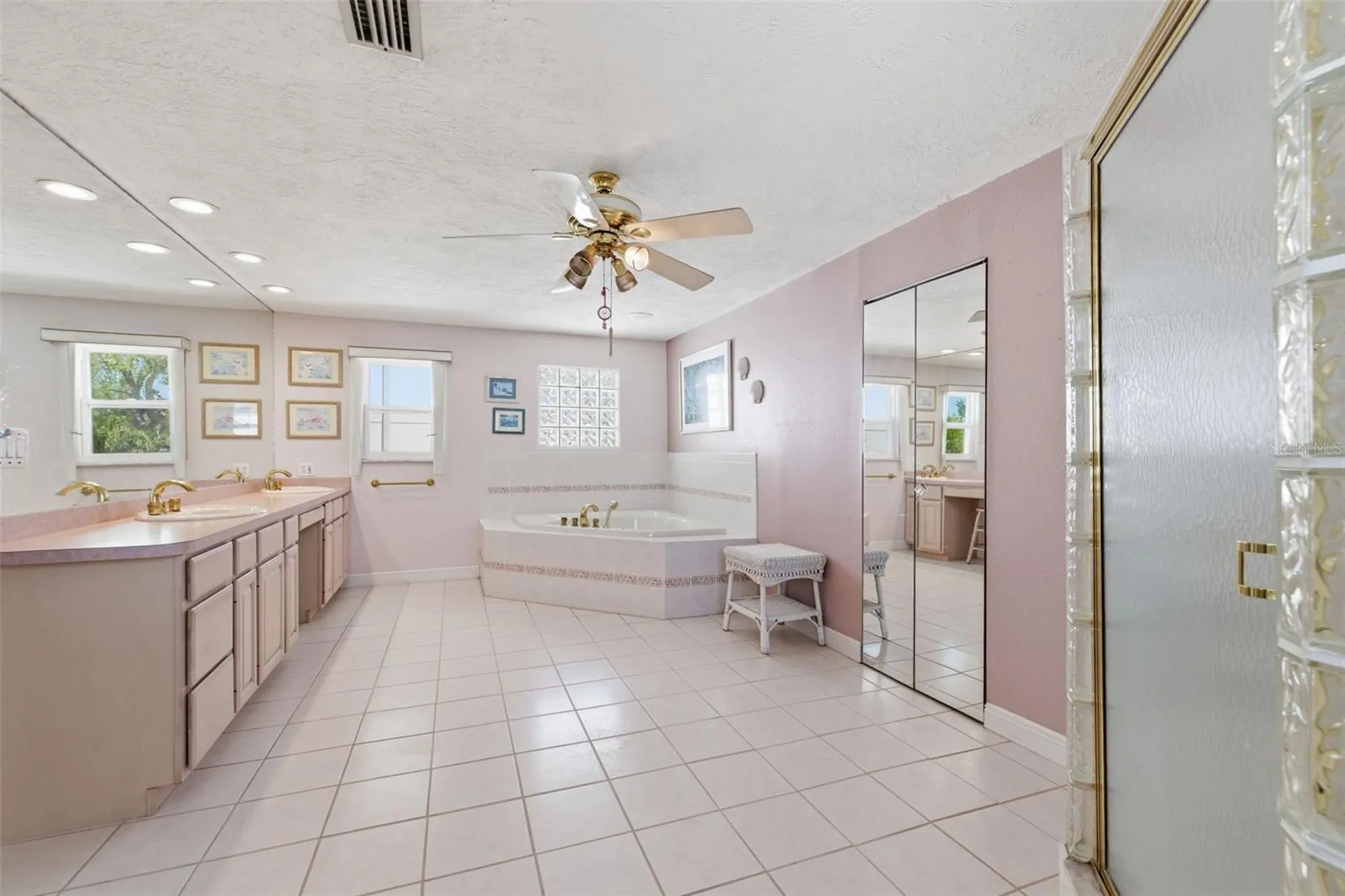 3876 Shore Acres Boulevard NE St Petersburg FL 33703