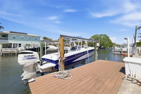 3876 Shore Acres Boulevard NE St Petersburg FL 33703