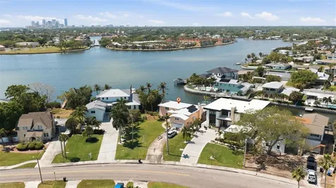 3876 Shore Acres Boulevard NE St Petersburg FL 33703