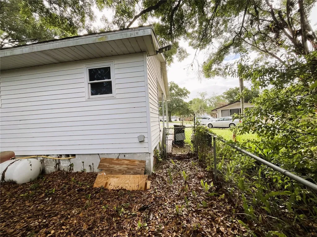 121 Maris Court Lakeland FL 33809