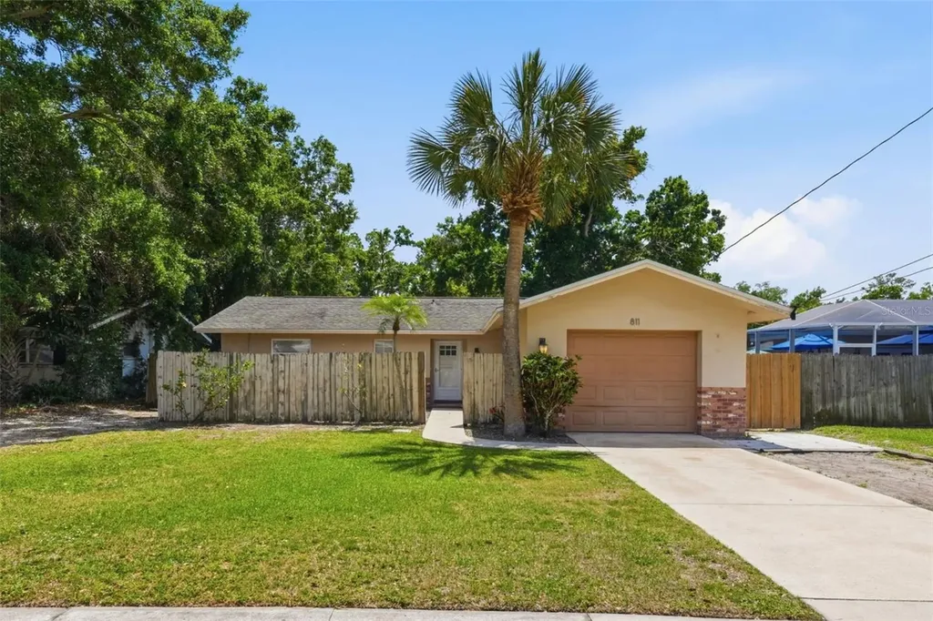 811 Michigan Boulevard Dunedin FL 34698