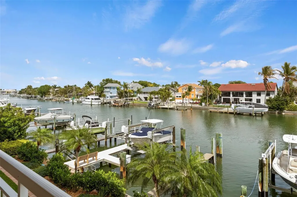 1071 Pinellas Bayway S St Petersburg FL 33715