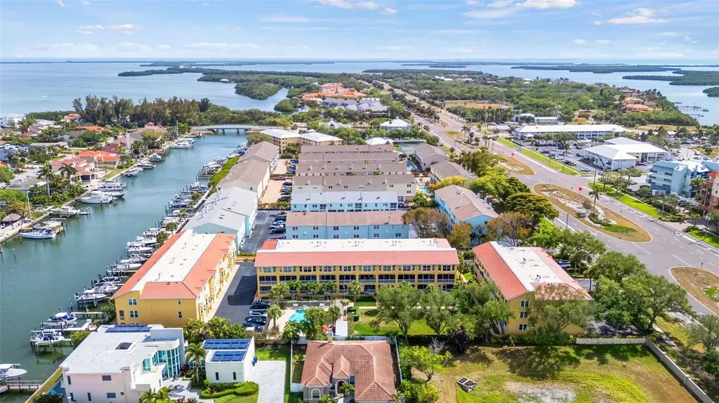 1071 Pinellas Bayway S St Petersburg FL 33715