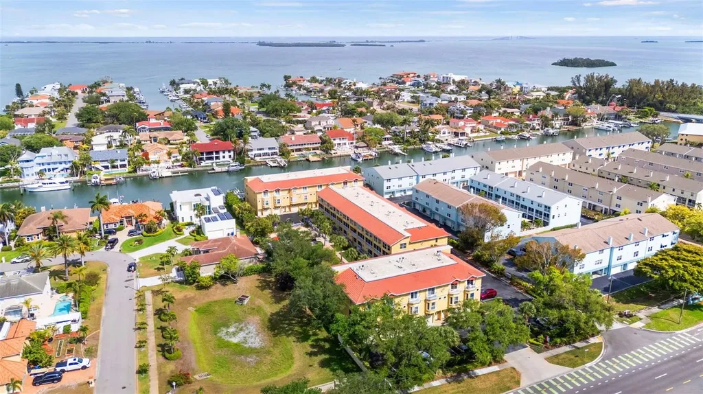 1071 Pinellas Bayway S St Petersburg FL 33715