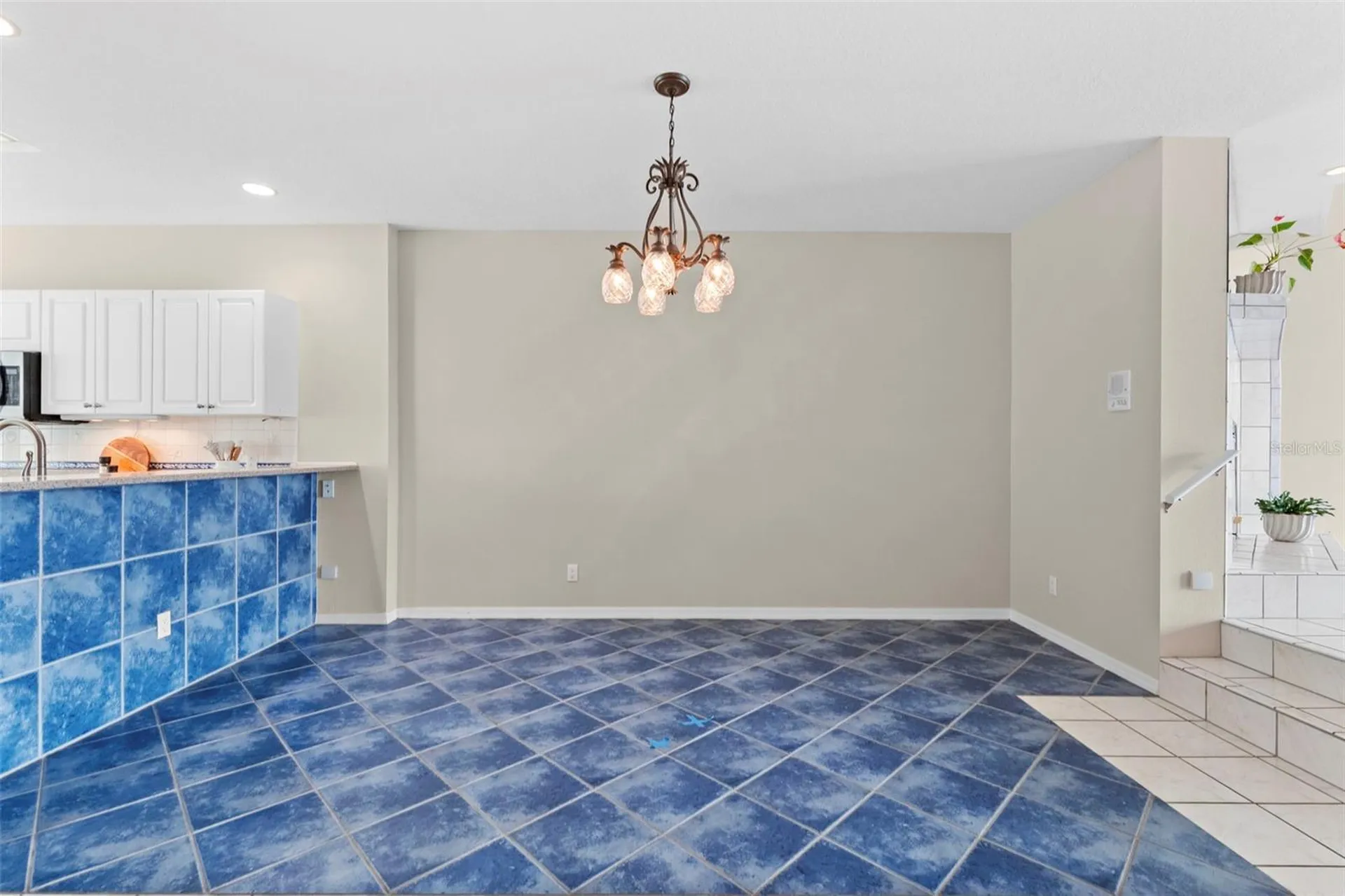 1071 Pinellas Bayway S St Petersburg FL 33715