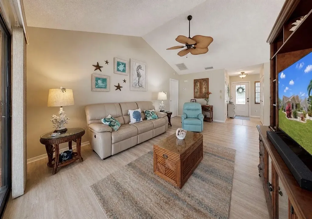 319 Linger Lane Sun City Center FL 33573
