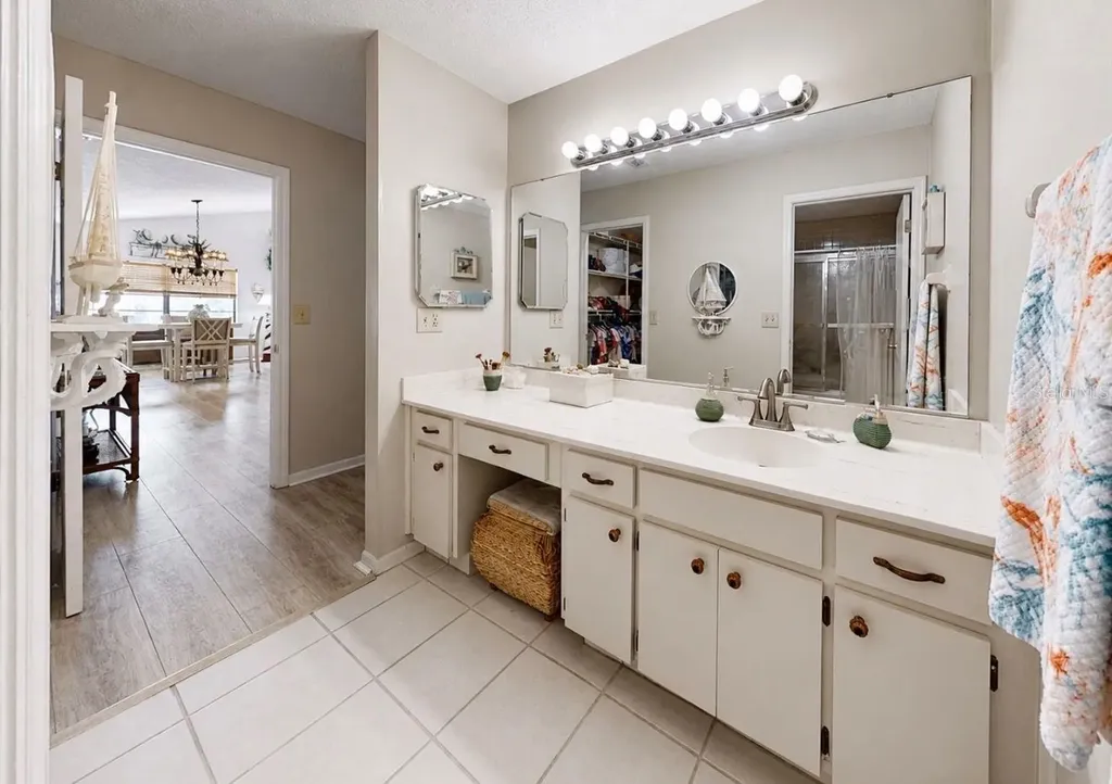 319 Linger Lane Sun City Center FL 33573