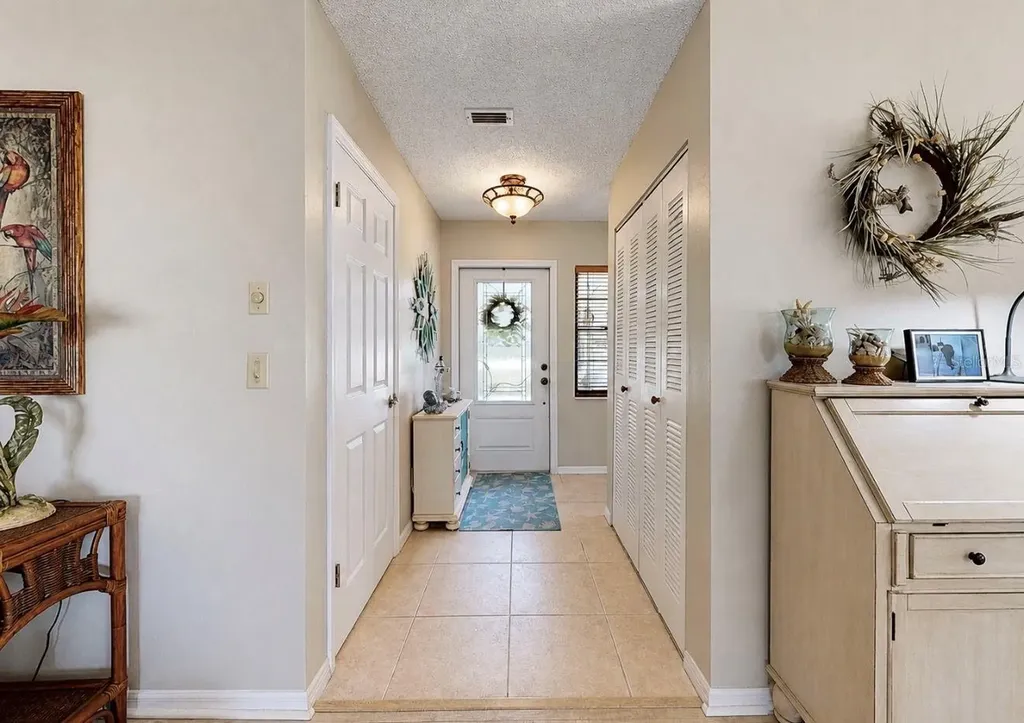 319 Linger Lane Sun City Center FL 33573