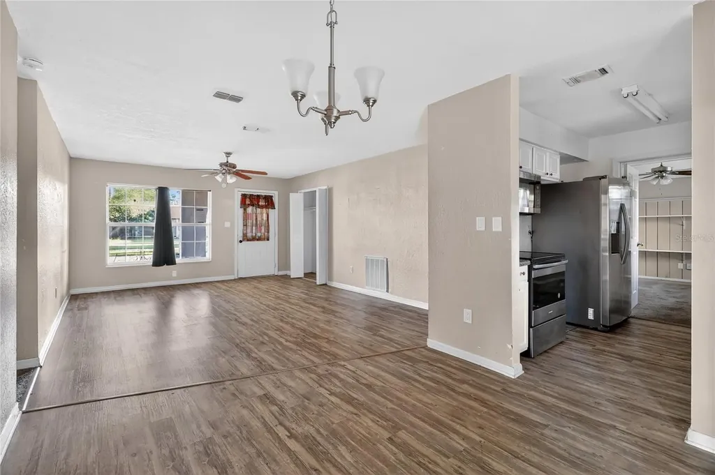 2715 Elmhurst Circle Orlando FL 32810