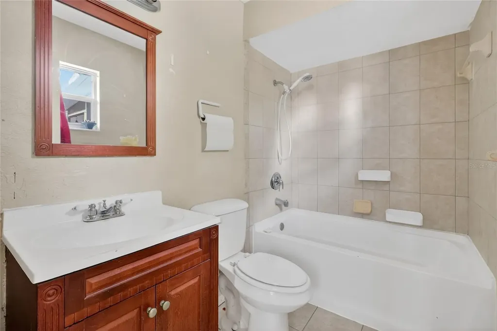 2715 Elmhurst Circle Orlando FL 32810